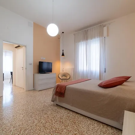 Casa Daura - Your Comfortable In - Parking Apartment *